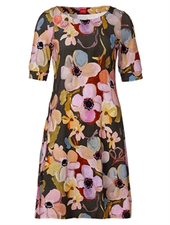 Returning to the Good old Days duCaroline - du Milde kjole